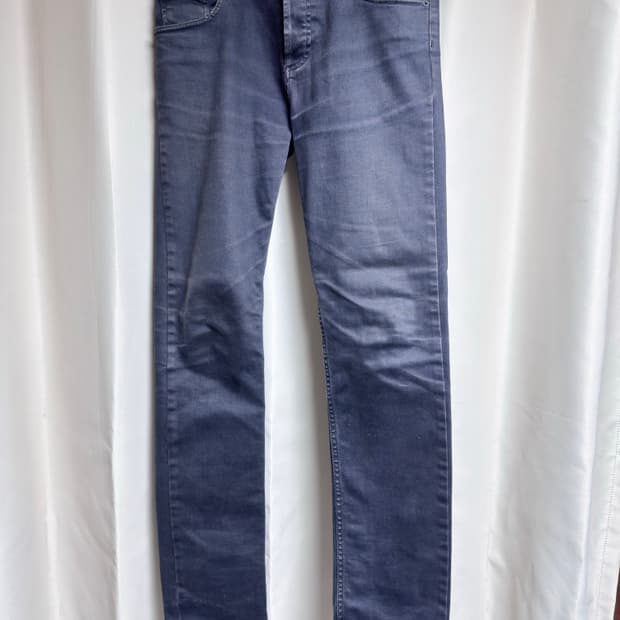 발렌시아가 18 시즌 스키니진입니다.