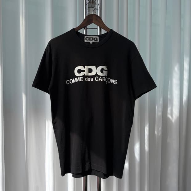 CDG 꼼데가르송 로고 반팔 티셔츠