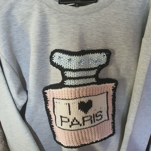 미카엘라 버거 향수병 맨투맨 상태 굿 사이즈 55~66