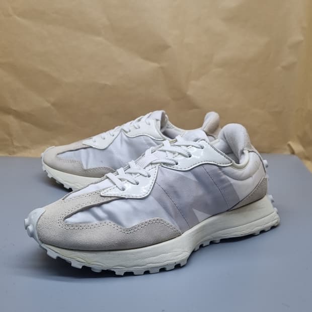 뉴발란스 327 화이트 운동화 255