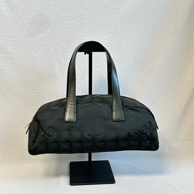 샤넬 뉴 트래블 바게트백 보스턴백 블랙 (9번대) y2k 