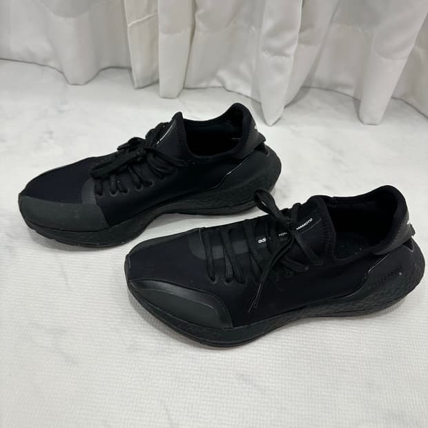 아디다스 Y-3 울트라부스트 21 올블랙 (255사이즈)