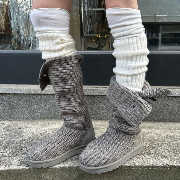 (240) 어그 카디 부츠 그레이