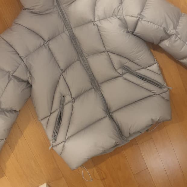 팔라스 22fw 푸퍼 팝니다