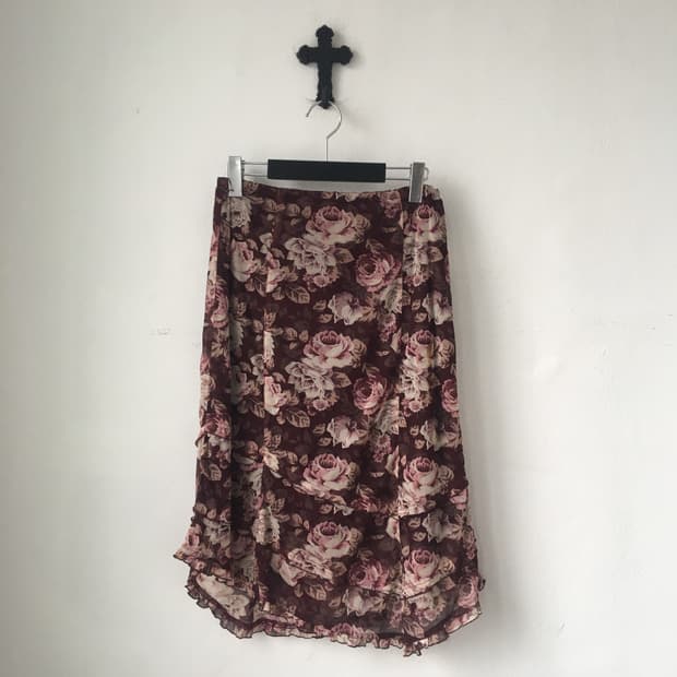 Flower pattern unbalanced skirt