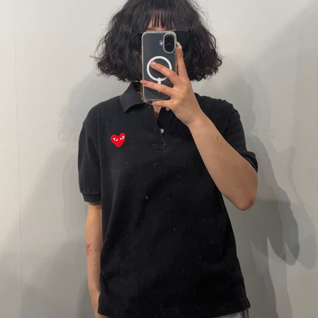 M 플레이 꼼데가르송 레드 하트 폴로 셔츠 블랙