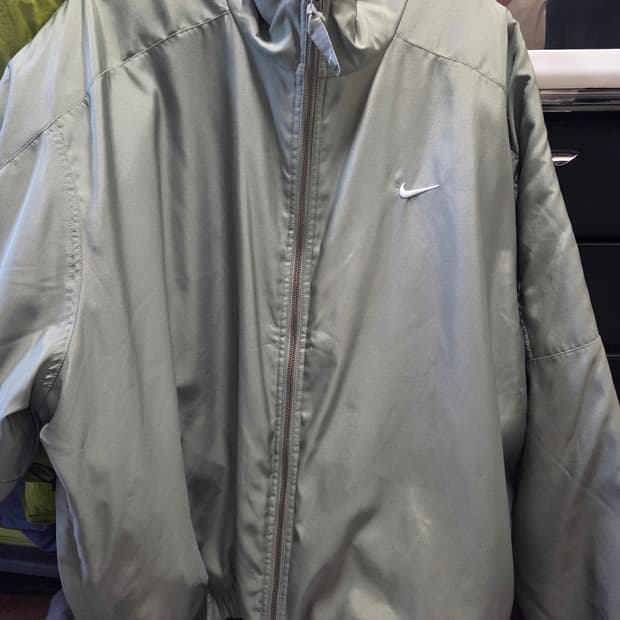 나이키 NRG 봄버 자켓 라이트 아미 색상 XL