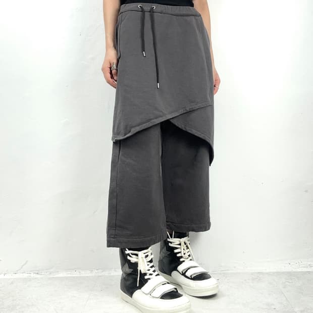 NO ID. BLACK Layered Wrap Cropped Sweat