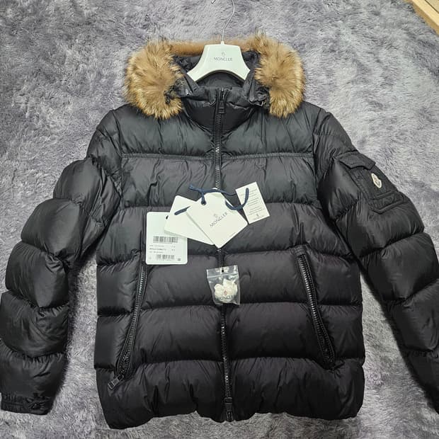 몽클레어 마르크 패딩 블랙 3