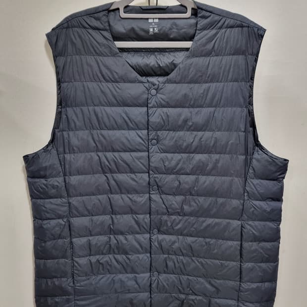 유니클로 다운 경량조끼 (C735