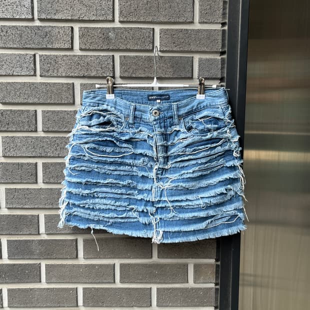 Levis 리바이스 디스트로이드 스커트