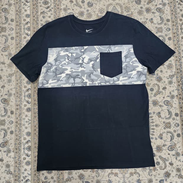 나이키 카모 포켓 반팔티 L