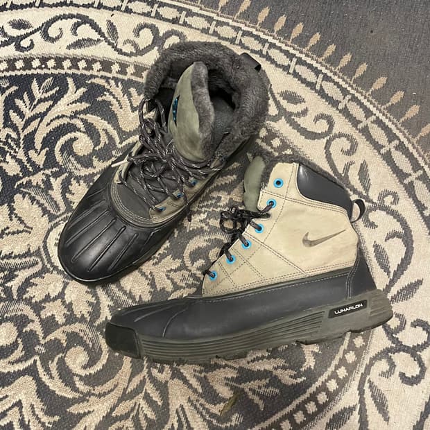 나이키 ACG 루나론 털 부츠 