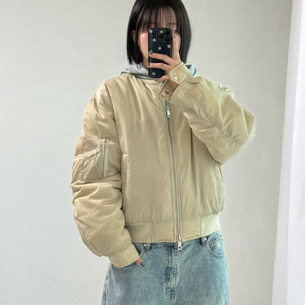 쿠어 베이지 봄버 자켓