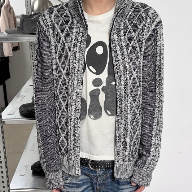 시멘틱 디자인 트위스티드 니트 집업