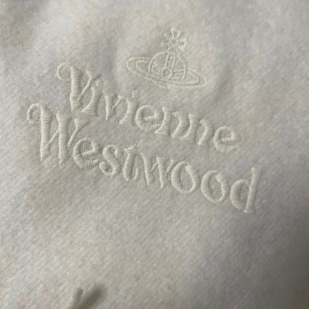 비비안웨스트우드 울 머플러 화이트