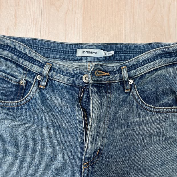 논네이티브 테이퍼드 핏 데님팬츠 청바지