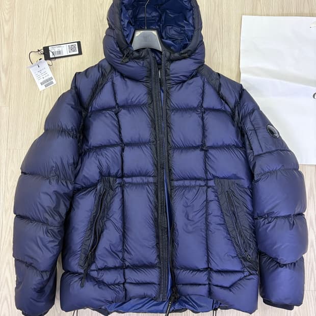 (2XL)C.P. 컴퍼니 D.D. 쉘 후드 미디엄 다운 자켓 에스테이트