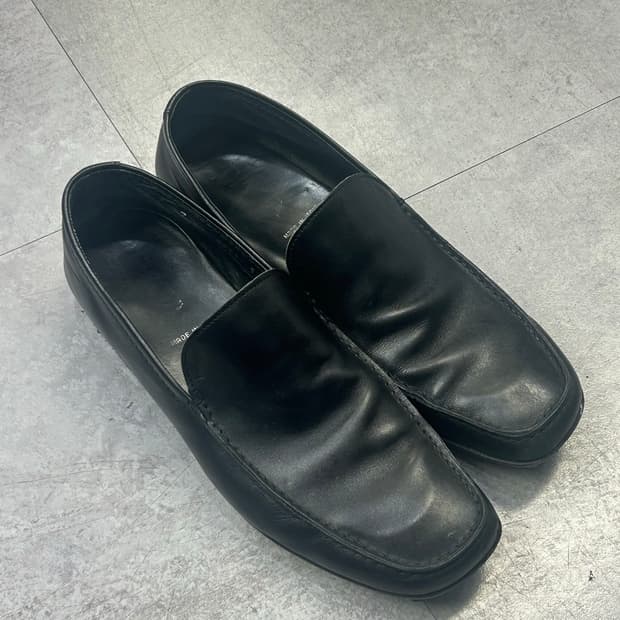 프라다 로퍼