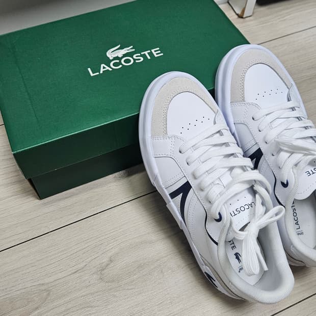 라코스테 흰색 스니커즈 220mm 풀박스(시착1회, 230mm 신는분!)