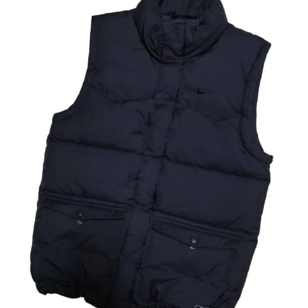 나이키 엔지니어드 클래식 다운 조끼패딩 밑단 스트링