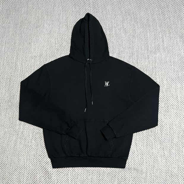 [L] Wooalong 우알롱 블랙 시그니처 후드티