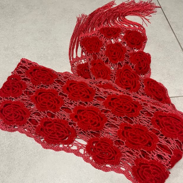 Vintage Red rose scarf
