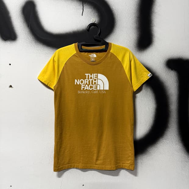 노스페이스 올드스쿨 배색 딱붙핏 레글런 반팔 티셔츠