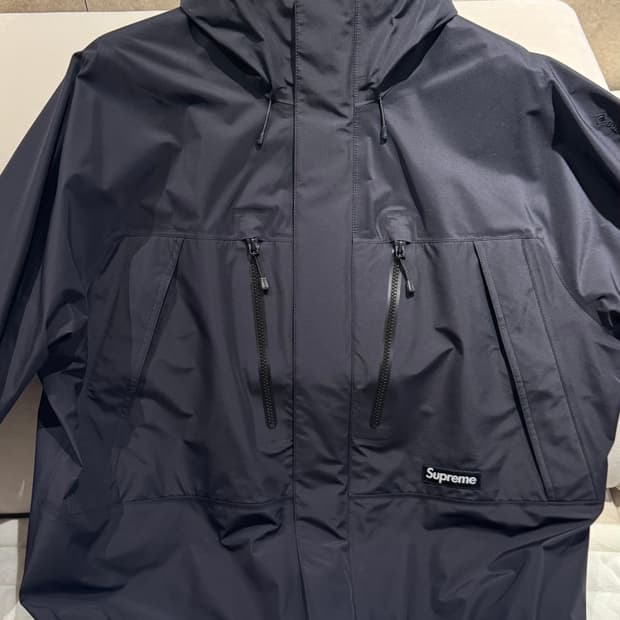 슈프림 고어텍스 테이프드 심 쉘 자켓 블랙