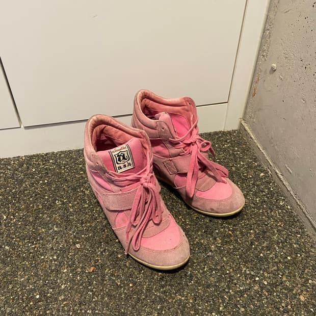 아쉬(Ash) 웨지힐 하이탑 스니커즈 핑크