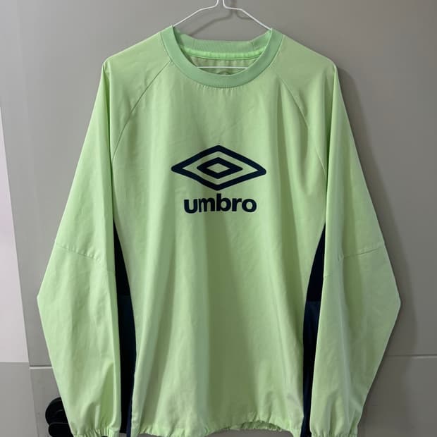 엄브로 긴팔 피스테 웜업 105