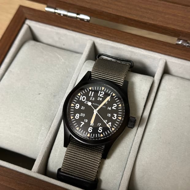 해밀턴 카키필드 메카니컬 올블랙