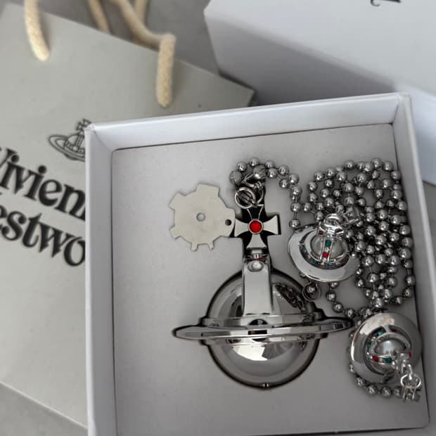 비비안웨스트우드 나나 라이터 목걸이