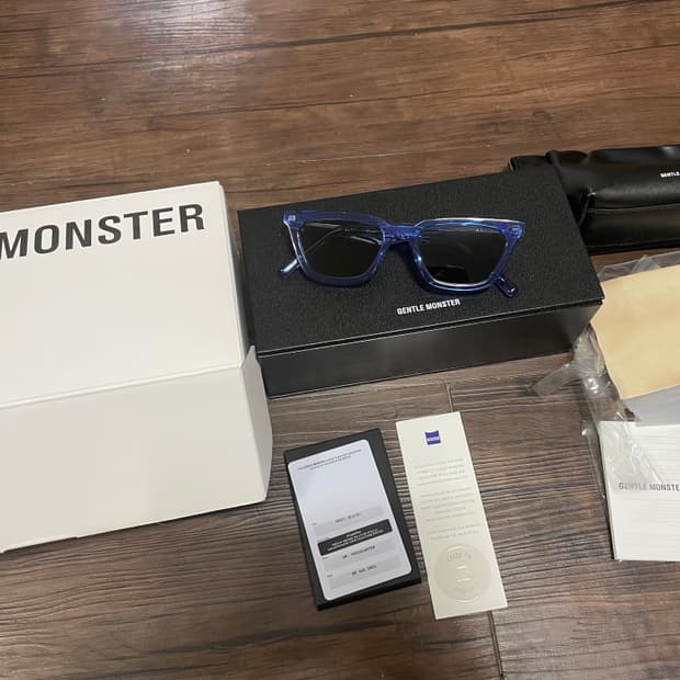 젠틀몬스터 아가일 블루