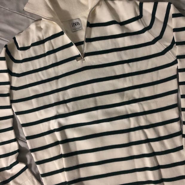 (오늘만급처)자라 하프넥 하이넥 집업 니트m 새상품