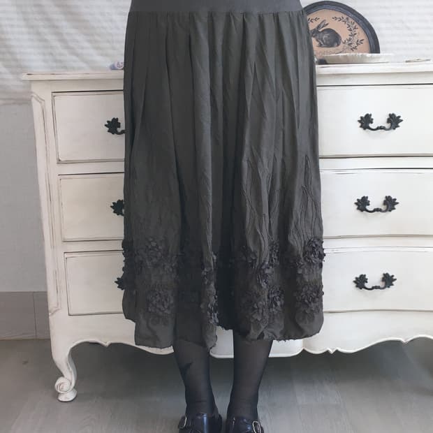 khaki brown flower corsage handwork sk