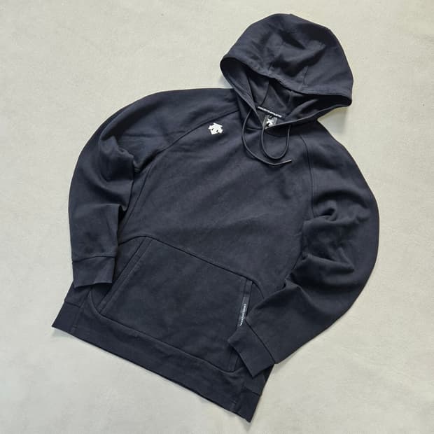 100 데상트 스트릿 프린팅 후드티 0323Y