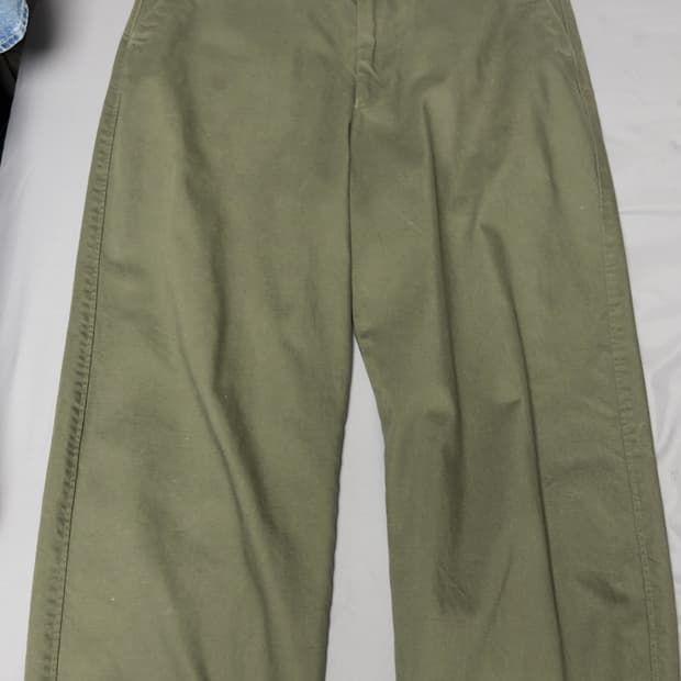 유니클로 U 와이드핏 치노팬츠 카키 85