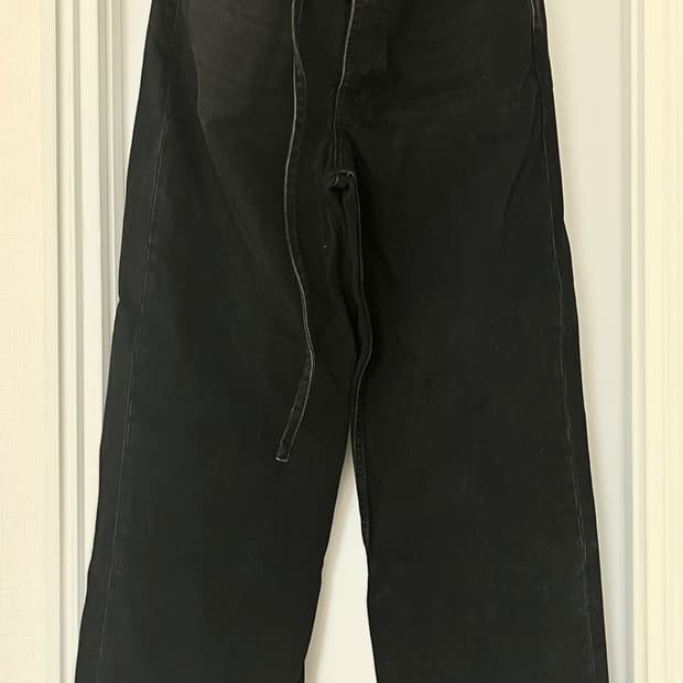 032c /30 /뉴 클래식 와이드 레그 진 워시드 블랙