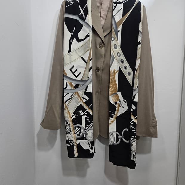 패턴 실크 스카프