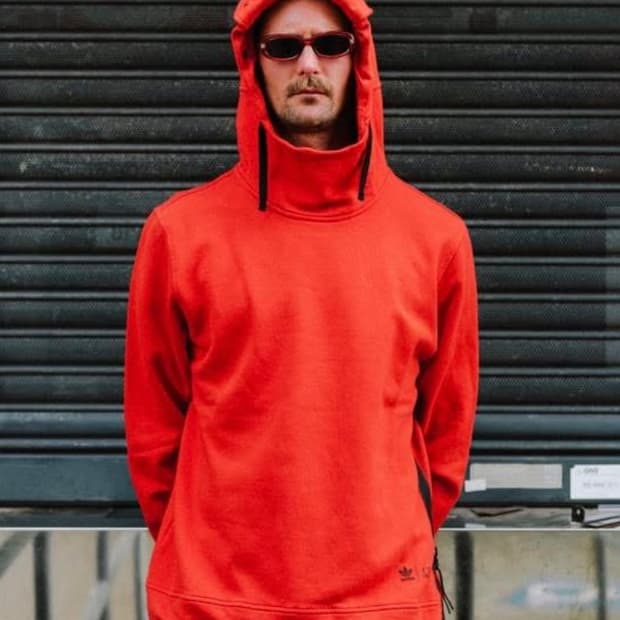 CP컴퍼니X아디다스 고글 렌즈 후드티