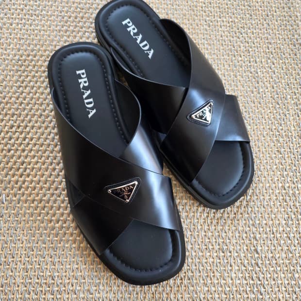 PRADA 프라다 최상급 카프레더 슬라이드 슬리퍼 센달