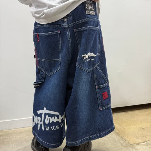 도그타운 와이드 로고 디테일 버뮤다 데님팬츠