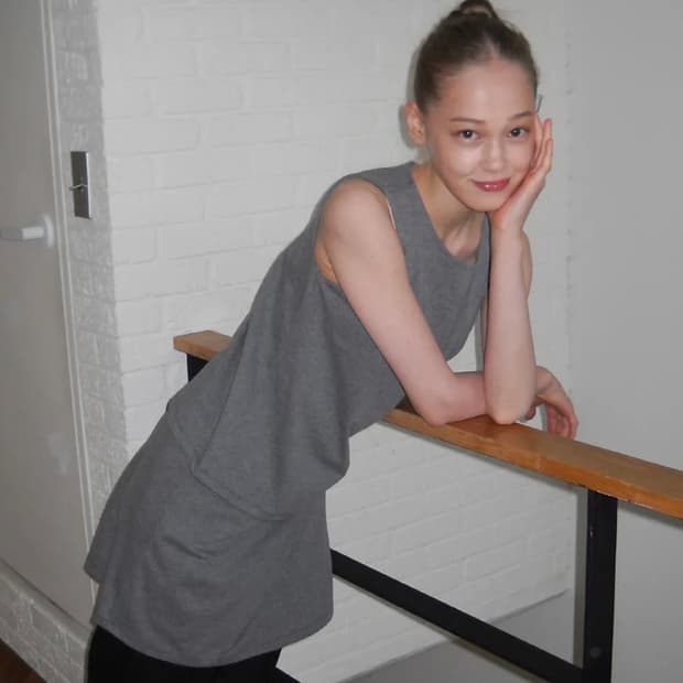 페스토 레이어드 미디 드레스 (다크문)