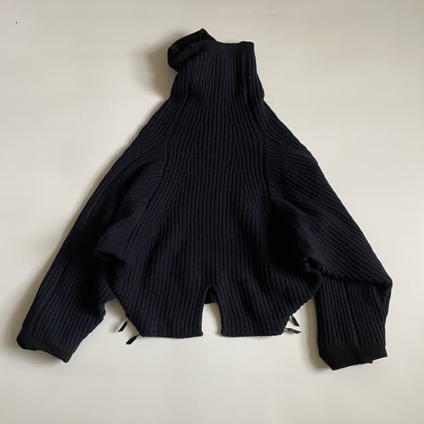 토가 풀라 오버사이징 니트 OS