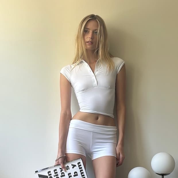 SMOOCH 폴로 베이비 티 화이트