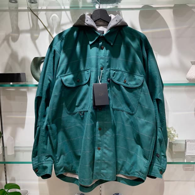 다이와피어39 tech hooded work shirt