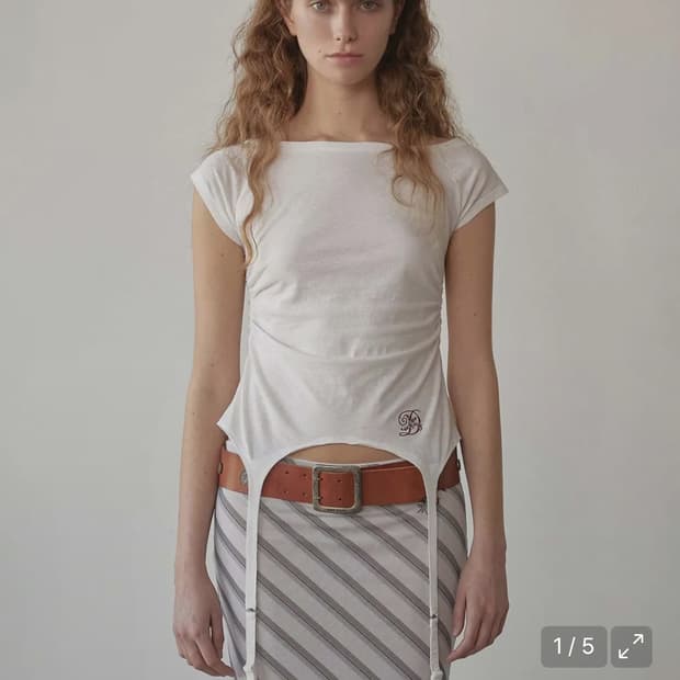 스컬프터 가터벨트 티 화이트