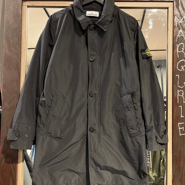 스톤아일랜드 87C2422 블랙 히든후드 투웨이지퍼 와펜 마이크로랩스