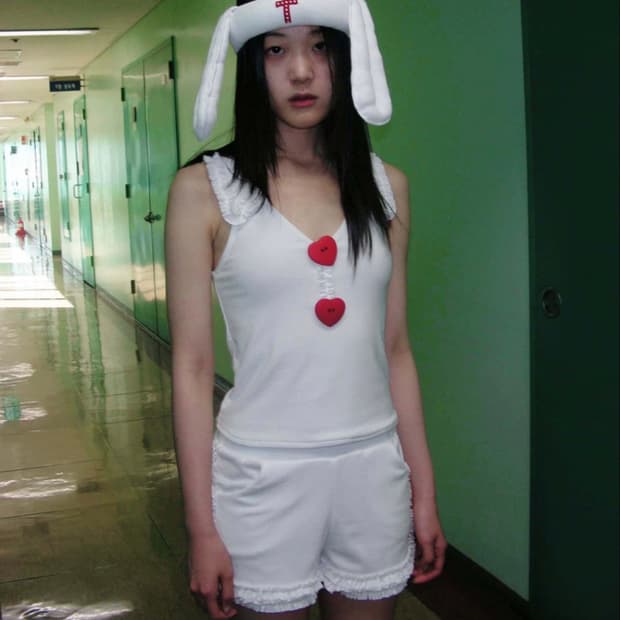 (새상품)아컨시엘 CLONE’S NURSE COLLAR 슬리브리스
